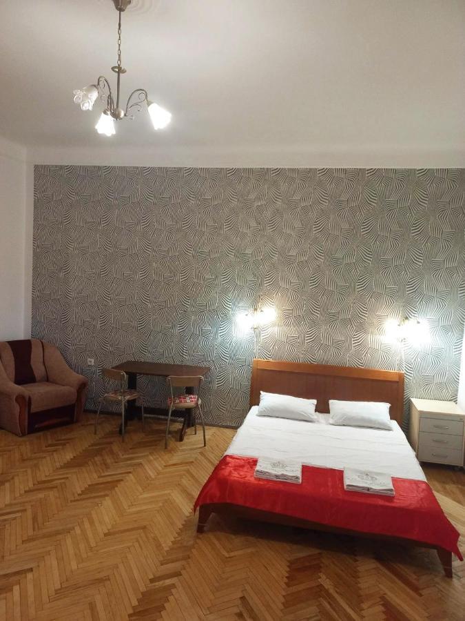Apartament Of Center Lviv Appartamento Esterno foto